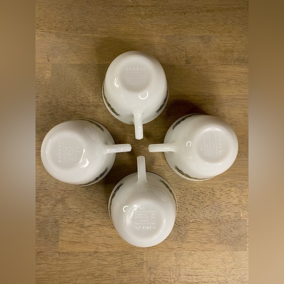 Pyrex Corelle Spring Blossom Crazy Daisy 4 Coffee Tea Cup Mugs Milk glass - Picture 8 of 10